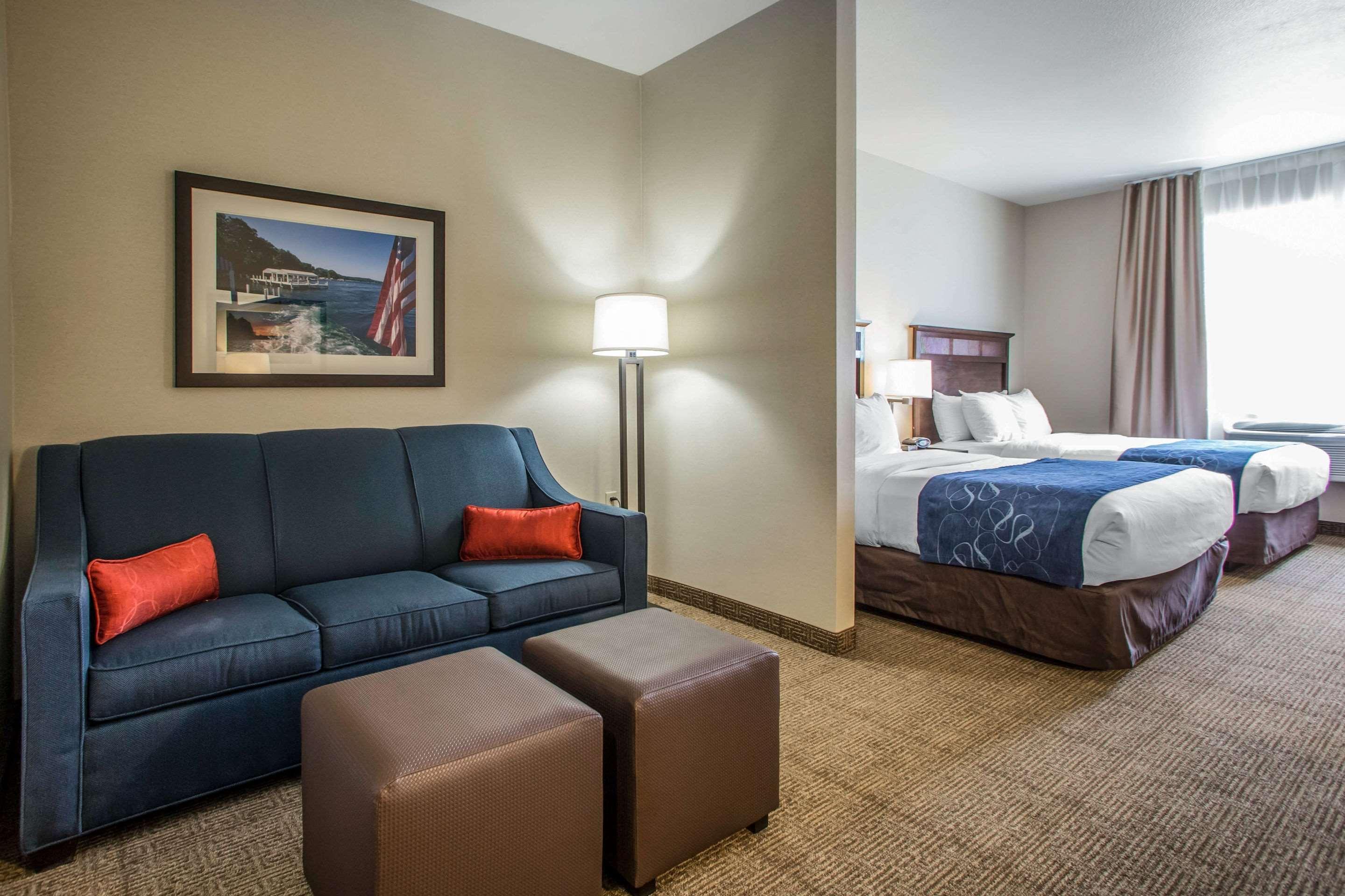 Comfort Suites Lake Geneva East Zewnętrze zdjęcie