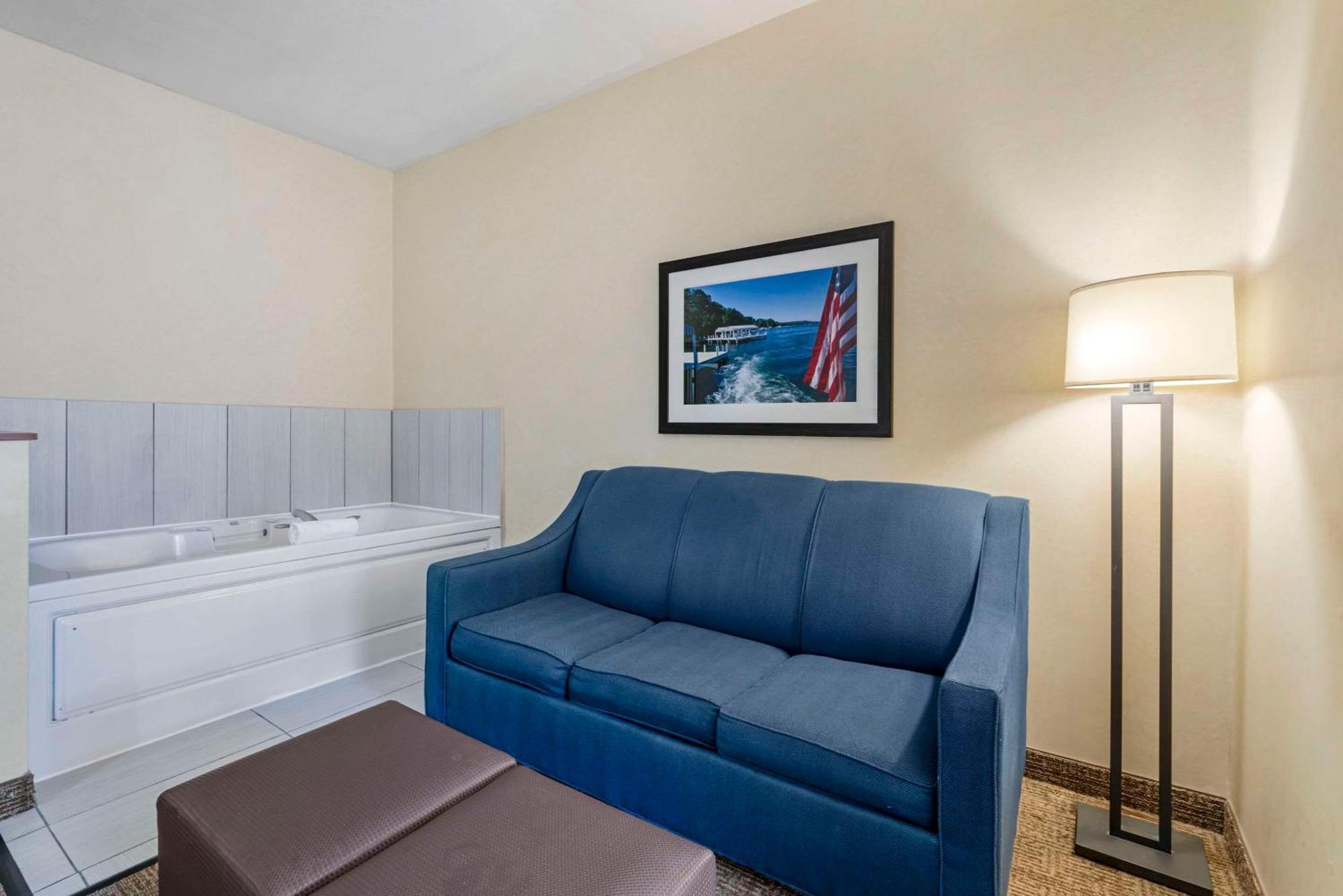 Comfort Suites Lake Geneva East Zewnętrze zdjęcie